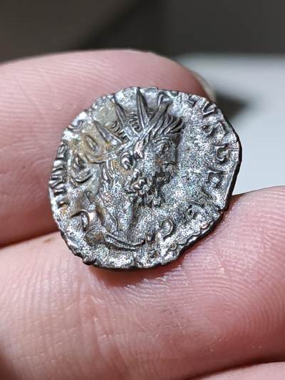 星盘世界钱币 5.2年度精品币大拍 一周年抽奖活动 泰特里库斯一世安东尼银币，公元271至274年铸于科隆厂，背和平女神一手持树枝，另一手持杖。