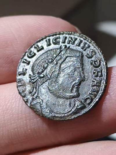 星盘世界钱币 5.2年度精品币大拍 一周年抽奖活动 李锡尼富利，公元312-313年发行于萨洛尼基厂。正面李锡尼桂冠像，背面为朱庇特，手持胜利女神与杖，脚下有鹰。