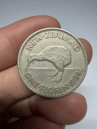 2026年集古藏今外币拍卖第四期-第5场—（总第325拍），可以寄存60天，满160元包邮。 1964年新西兰一佛若琳