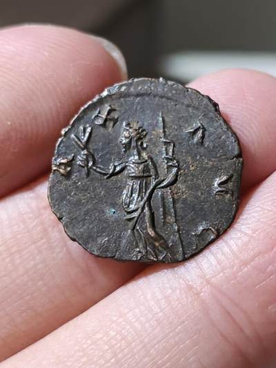 星盘世界钱币 5.2年度精品币大拍 一周年抽奖活动 泰特里库斯一世安东尼银币，公元271至274年铸于科隆厂，背和平女神一手持树枝，另一手持杖。