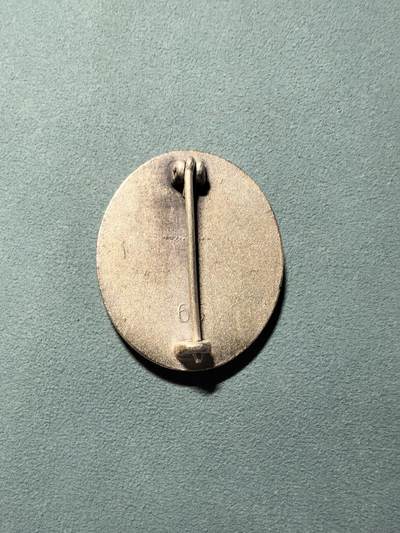 盛世勋华——号角文化勋章邮票专场拍卖第318期 德国（1939）银级战伤奖章 带65厂厂标（Klein & Quenzer A.G.）绝佳品相