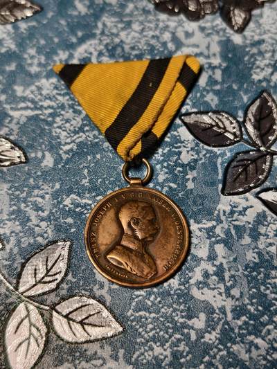 抚柳草堂-第二十九期章牌钱币  奖章勋章 满百包邮 放漏专场 - 1915奥匈帝国弗朗茨约瑟夫版铜级勇敢勋章  历史原品