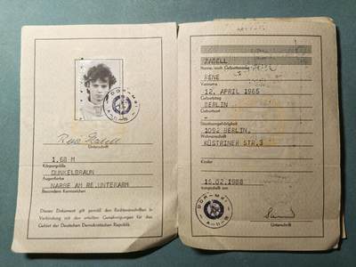 盛世勋华——号角文化勋章邮票专场拍卖第318期 东德公民身份证 带照片