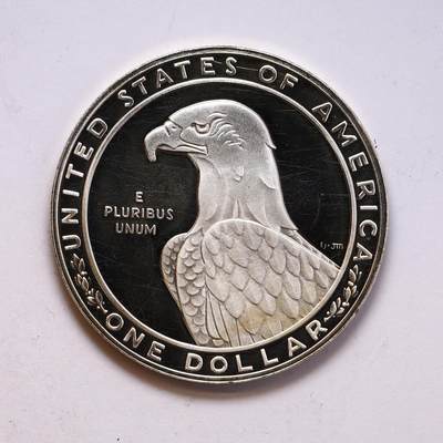 观钱 近现代机制币拍卖No.010（全场顺丰包邮，不区分偏远地区，本场5月5日开始发货）  1983-S 美国洛杉矶奥运会纪念精制 1 美元银币 26.73g 90%银 币面为精制工艺，镜面底板深邃，浮雕呈霜白效果，细节锐利，品相完好。