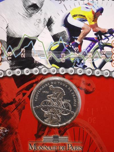 观钱 近现代机制币拍卖No.010（全场顺丰包邮，不区分偏远地区，本场5月5日开始发货）  2003法国环法自行车赛100周年1/4欧元卡币，重13g，900银。动感车手形象与百年赛事logo交相辉映，实际发行量7万枚，体育体裁必藏
