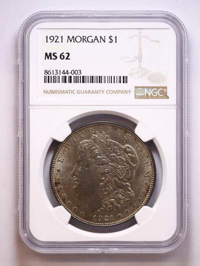 观钱 近现代机制币拍卖No.010（全场顺丰包邮，不区分偏远地区，本场5月5日开始发货）  1921美国摩根1美元大银币 NGC MS62，双面带彩，状态极佳，展翅雄鹰羽翼丰满，原味包浆深邃迷人