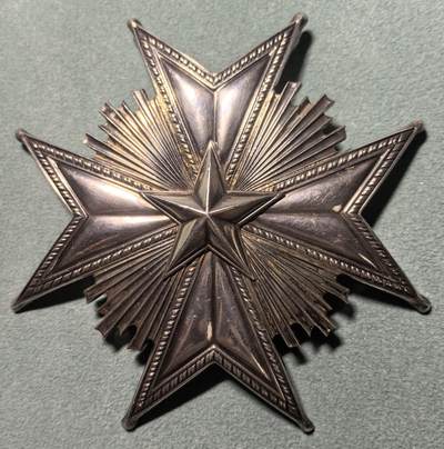 盛世勋华——号角文化勋章邮票专场拍卖第319期 瑞典大十字级北极星勋章星章 直径87毫米 银质好品，1748年设立。主要授予外籍人士，表彰对瑞典外交、文化、经贸、国际交流作出卓越贡献者，是瑞典最具代表性的外事高阶荣誉之一