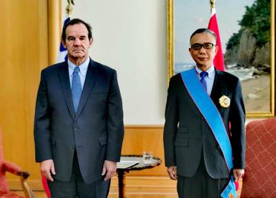 盛世勋华——号角文化勋章邮票专场拍卖第319期 智利大十字级功勋勋章星章 直径68毫米 银质镀金珐琅，1906 年创立，1929 年正式定名 “功绩勋章”，智利最高对外荣誉，仅授予外国人，表彰对智利的杰出贡献。2020年，中国驻智利大使徐步就获得过该章