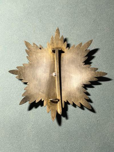 盛世勋华——号角文化勋章邮票专场拍卖第319期 意大利共和国大十字级国家功勋勋章 银质镀金珐琅，1951 年 设立，中国意大利大使李瑞宇就获得过该章，作为共和国最高民事功勋荣誉，以共和、世俗、全民的新荣誉体系，表彰在科学、文学、艺术、经济、公共服务、人道主义等领域为国家作出杰出贡献的意大利公民与外国人，该级别授予总理 / 议长 / 外长等