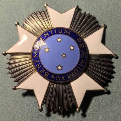 盛世勋华——号角文化勋章邮票专场拍卖第319期 巴西大十字级南十字座勋章星章 直径76毫米 银质镀金珐琅 带厂标，由里约著名制造商 La Royale 制作，定制珠宝商版，为巴西最高对外荣誉，仅授予外国人，表彰对巴西的突出贡献