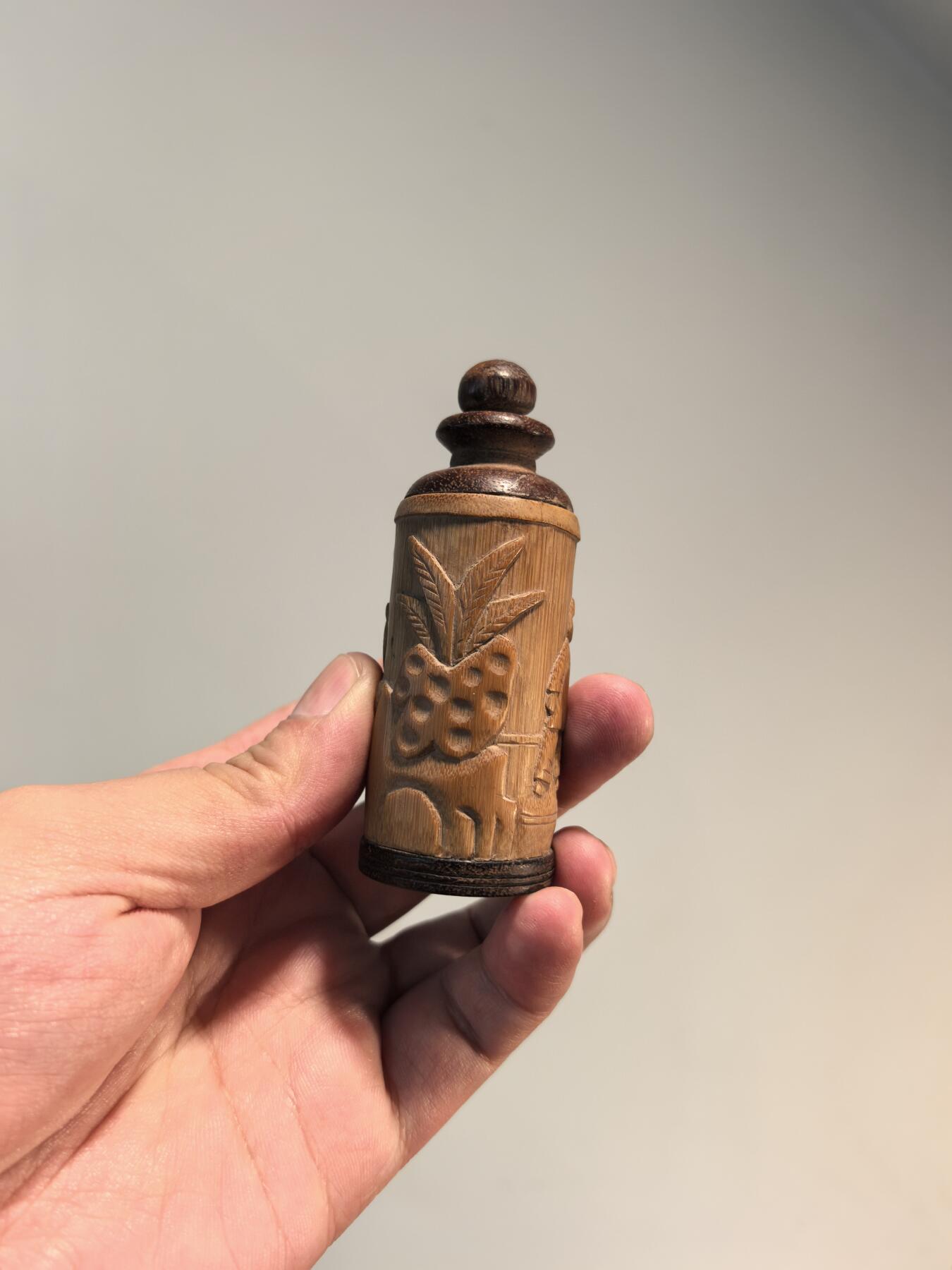 老竹浮雕人物故事鼻烟壶传统工艺收藏件高8.5底宽3 - 兰馨堂古玩艺术品