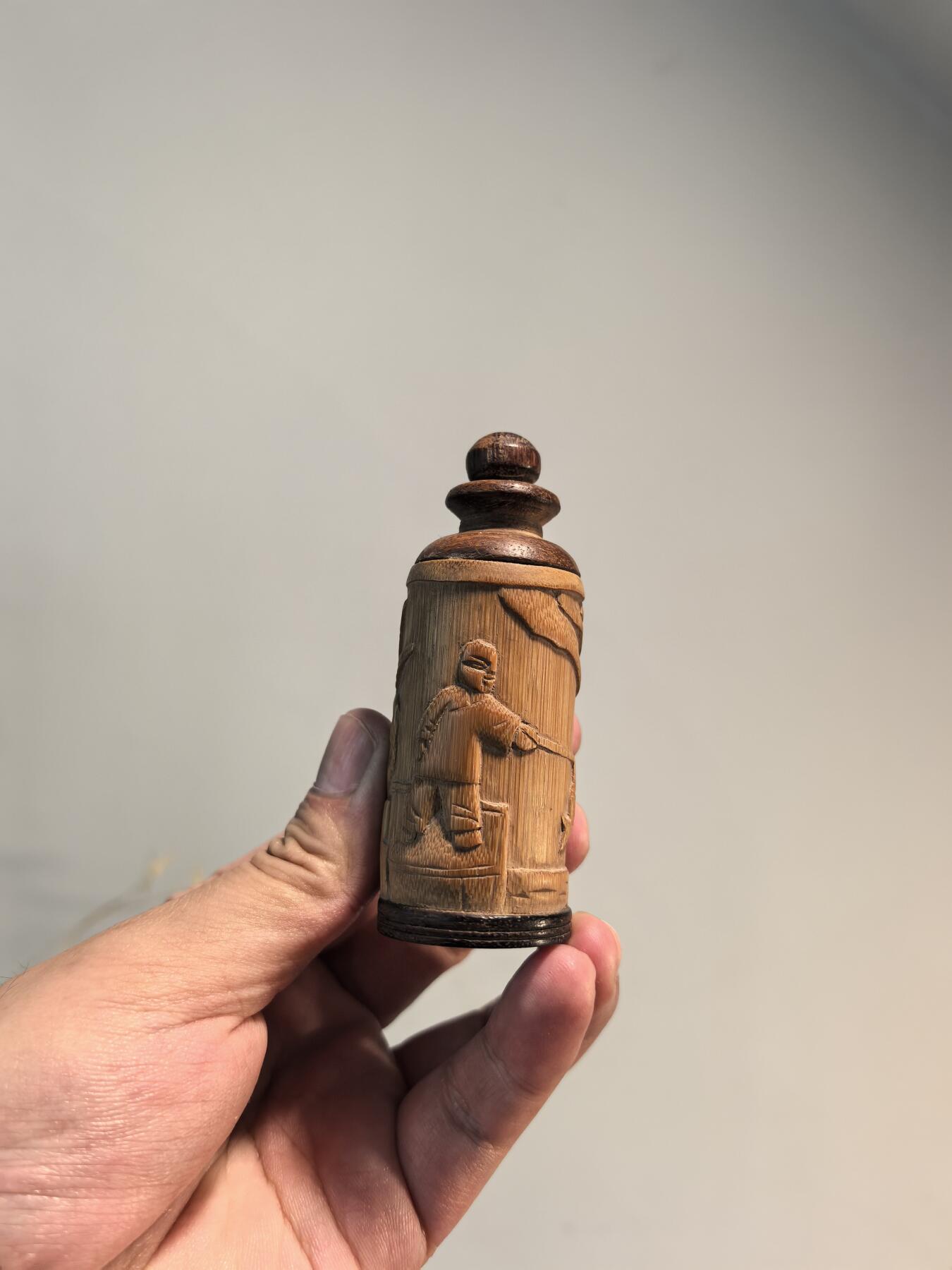 老竹浮雕人物故事鼻烟壶传统工艺收藏件高8.5底宽3 - 兰馨堂古玩艺术品