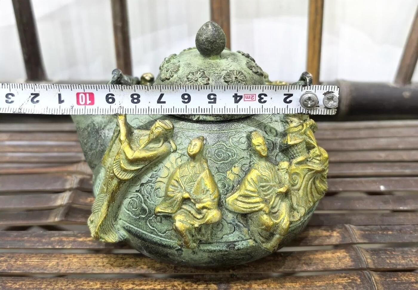 2. 大明宣德年制款铜鎏金八仙人物壶茶器摆件尺寸10x10重沉手- 兰馨堂