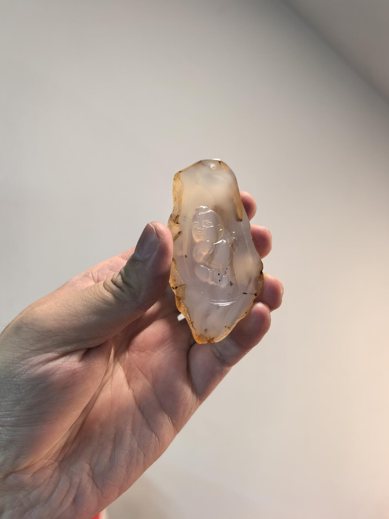 天然玉髓/玛瑙随形俏色巧雕童子吊坠冰透草花料文玩挂坠」长8宽3.9 - 兰