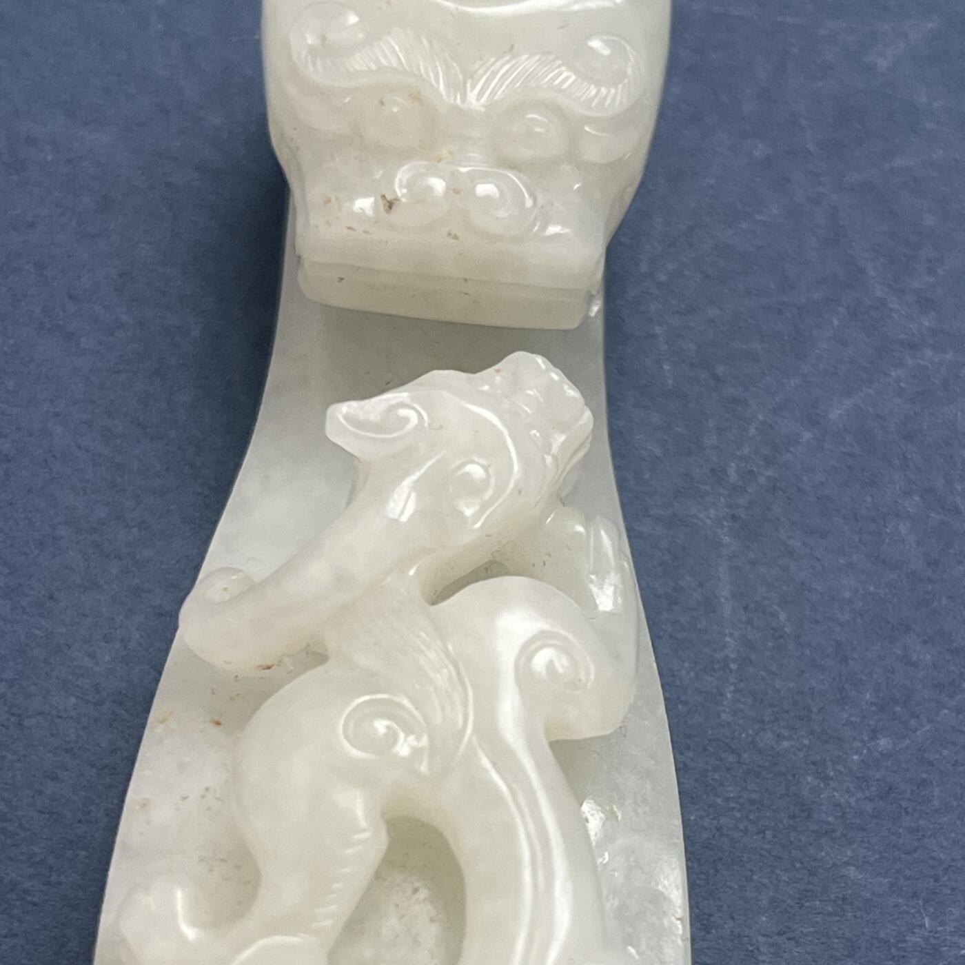 清 白玉苍龙教子带钩 - 碧月说宝-北京荣宝拍卖 - 碧月说宝-北京荣宝拍卖 - 麦稀奇