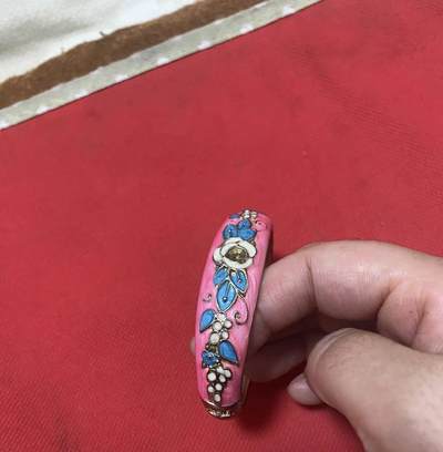小英开心拍第783期 - 女孩戴的景泰蓝手镯1个，非常漂亮