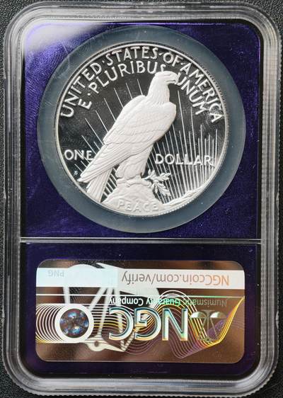 NGC-PF70 ULTRA CAMEO 美国2025年S厂和平、摩根2枚一组，Bee Hive Pedigree Label蜜蜂风潮私人系谱标，紫色内衬是美国顶级藏家专属定制内衬