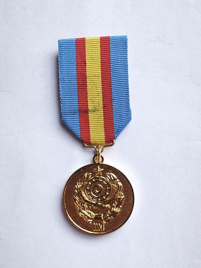 韵星假日军品类拍卖第67期 -- Rimey Holidays Militaria Auction 67 （调整到周一） - 哈萨克斯坦共和国金级国安奖章 高等级奖章 哈萨克国营工厂制作 很少 铜镀金