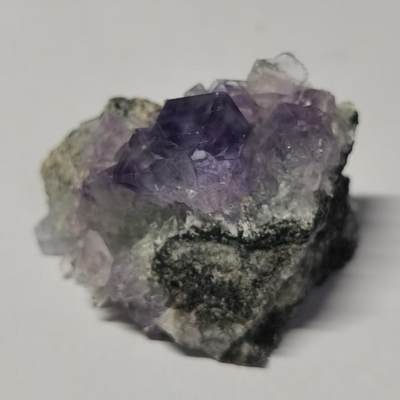 七河・地球奥秘｜精品水晶矿物化石杂件小拍【总第56期】周四结标！ - 藏家出品 X057（9）福建坦桑蓝萤石和水晶共生矿物标本 5.1cm盒子矿