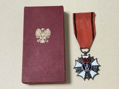 韵星假日军品类拍卖第70期&波兰人民共和国勋赏专场 -- Rimey Holidays Militaria Auction 70& Polska Rzeczpospolita Ludowa Special Sale - 波兰人民共和国劳动红旗勋章 带盒